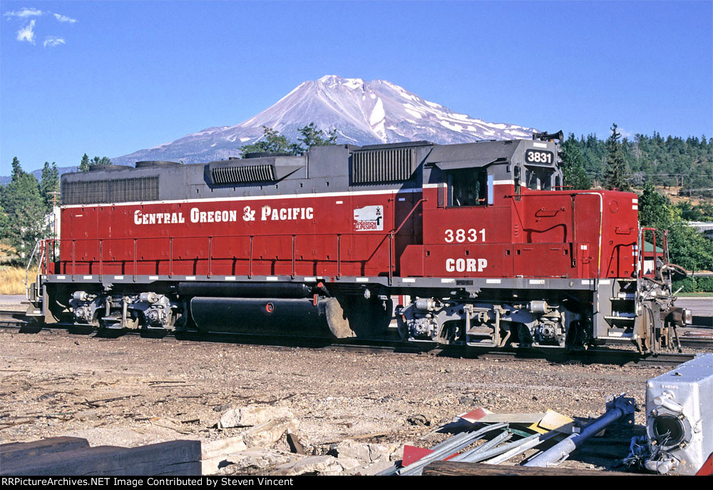 Central Oregon & Pacific GP38 #3831